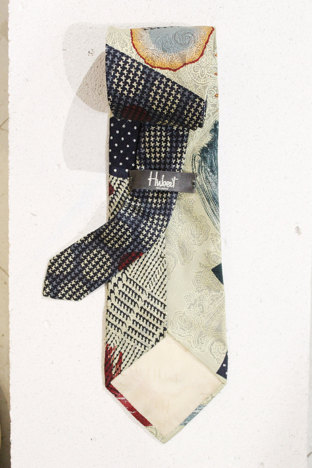 GEOMETRIC SILK TIE
