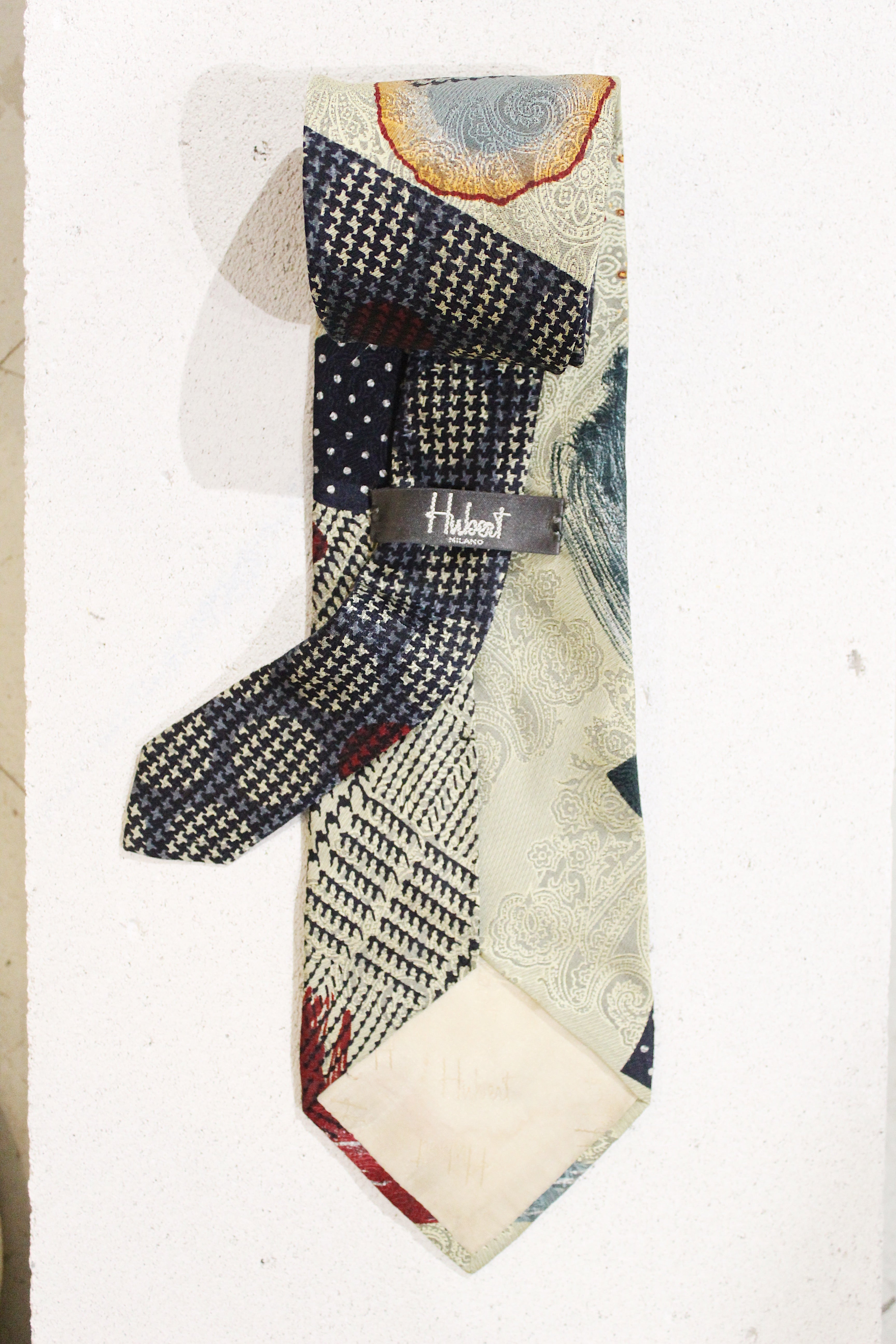GEOMETRIC SILK TIE