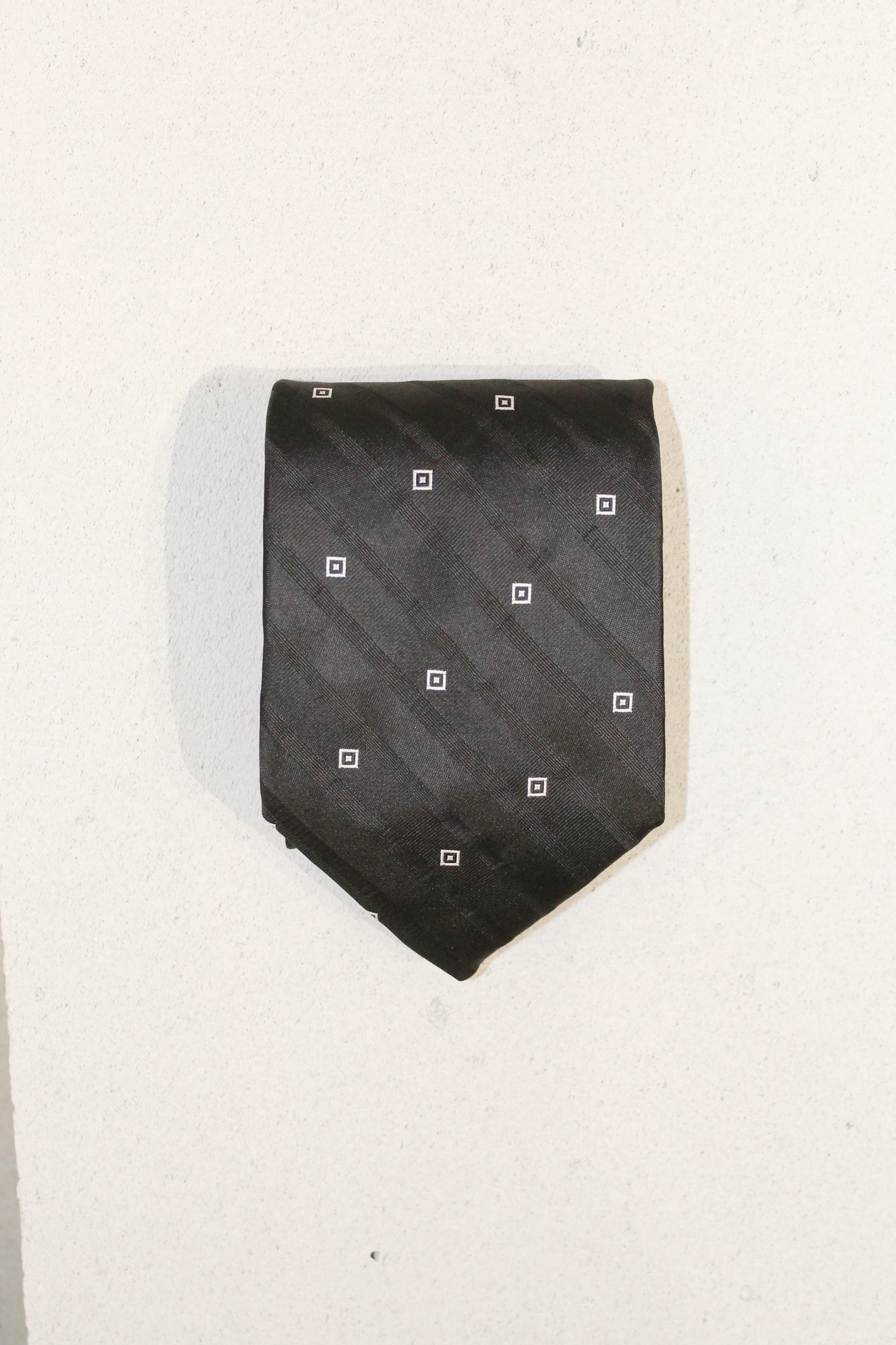 GEOMETRIC SILK TIE