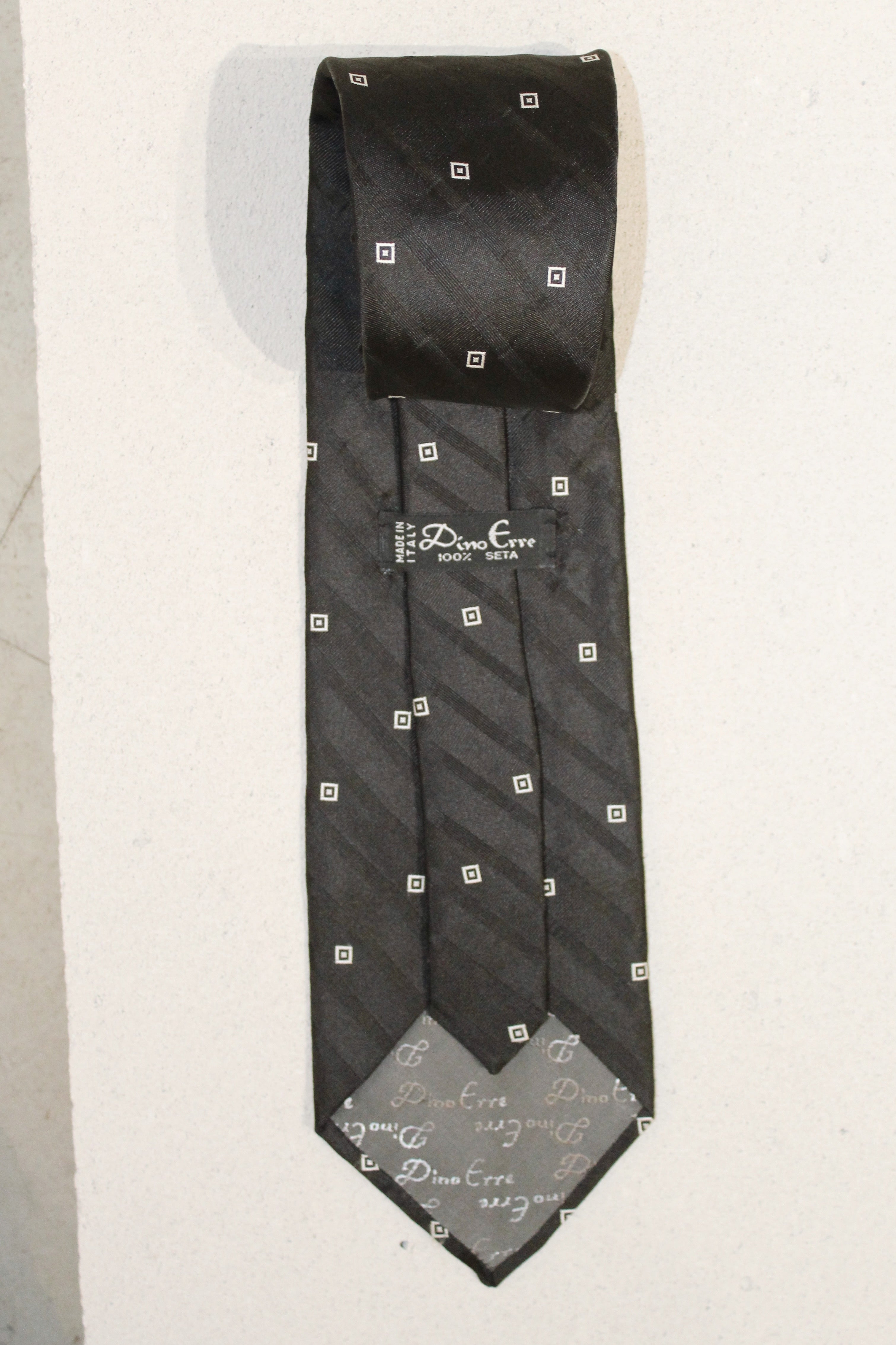 GEOMETRIC SILK TIE