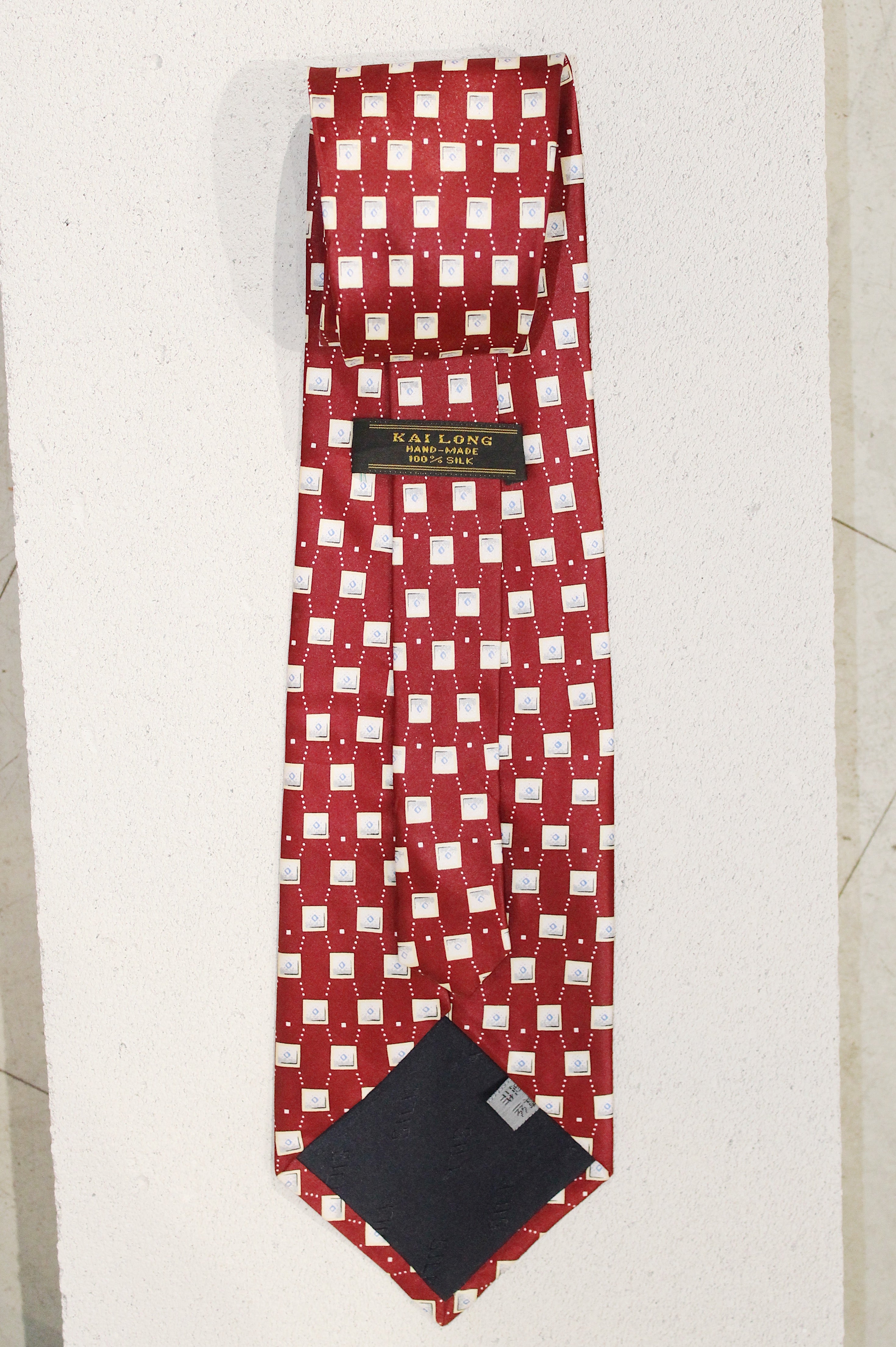 GEOMETRIC SILK TIE