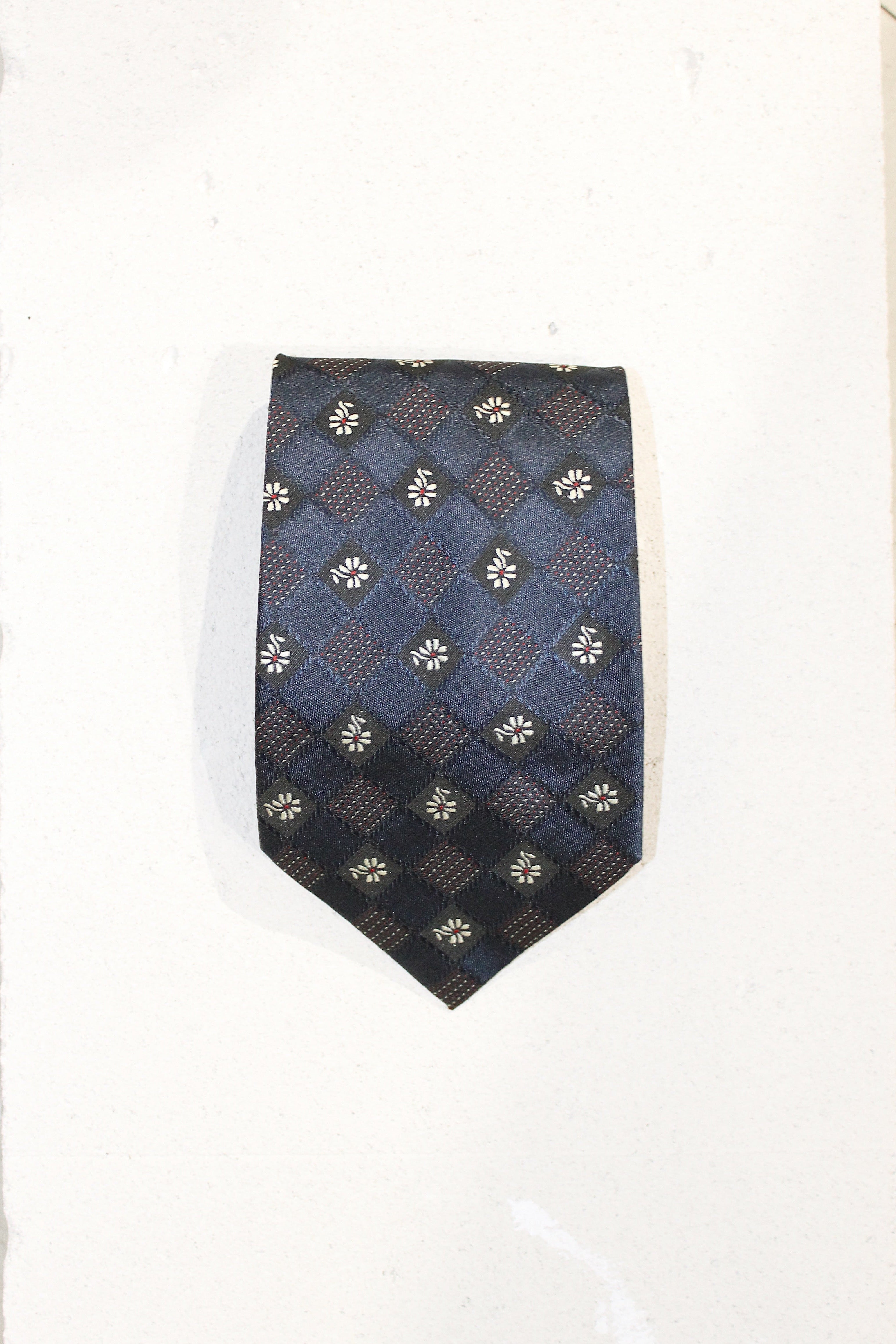 GEOMETRIC SILK TIE