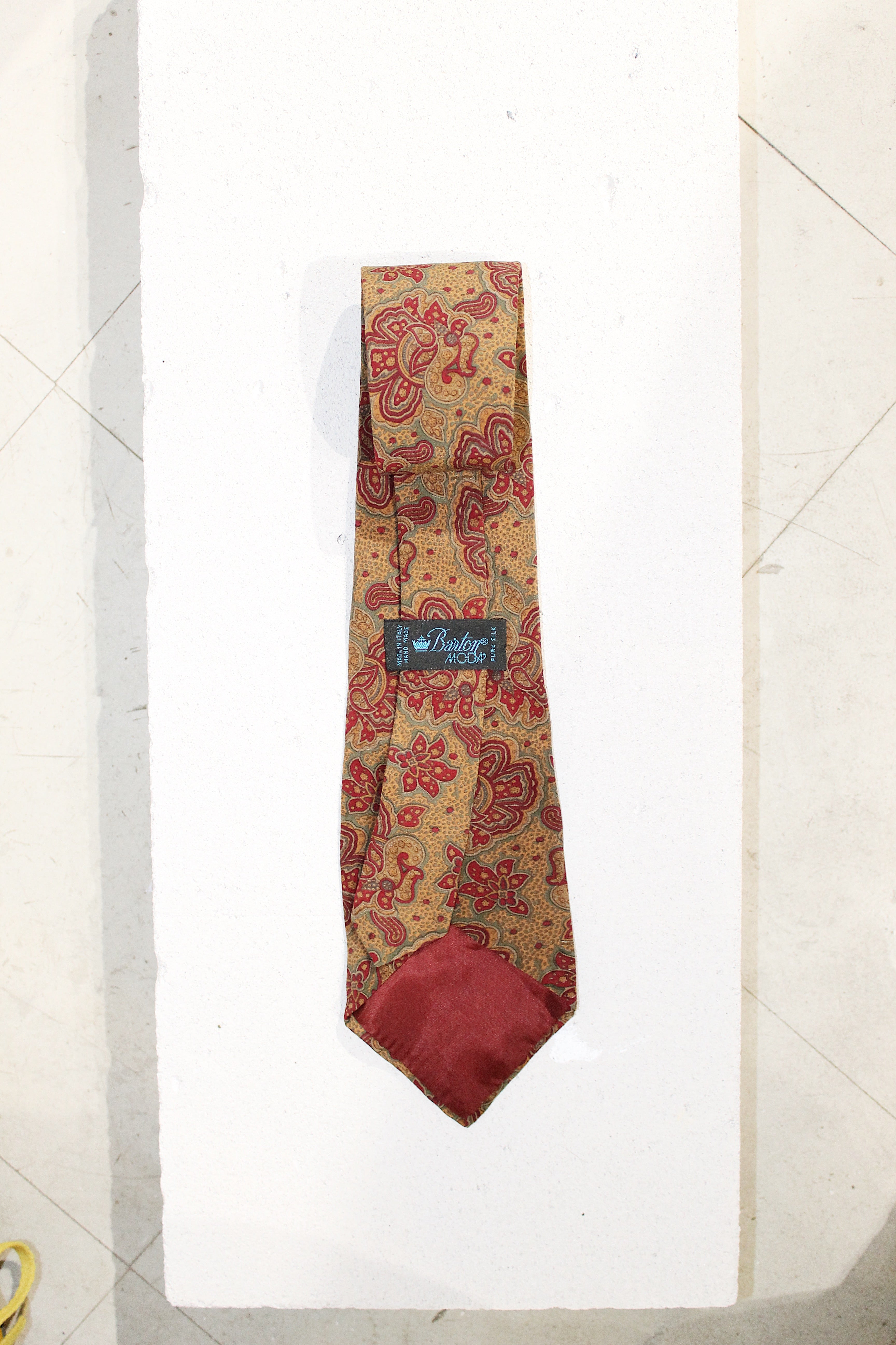 GEOMETRIC SILK TIE