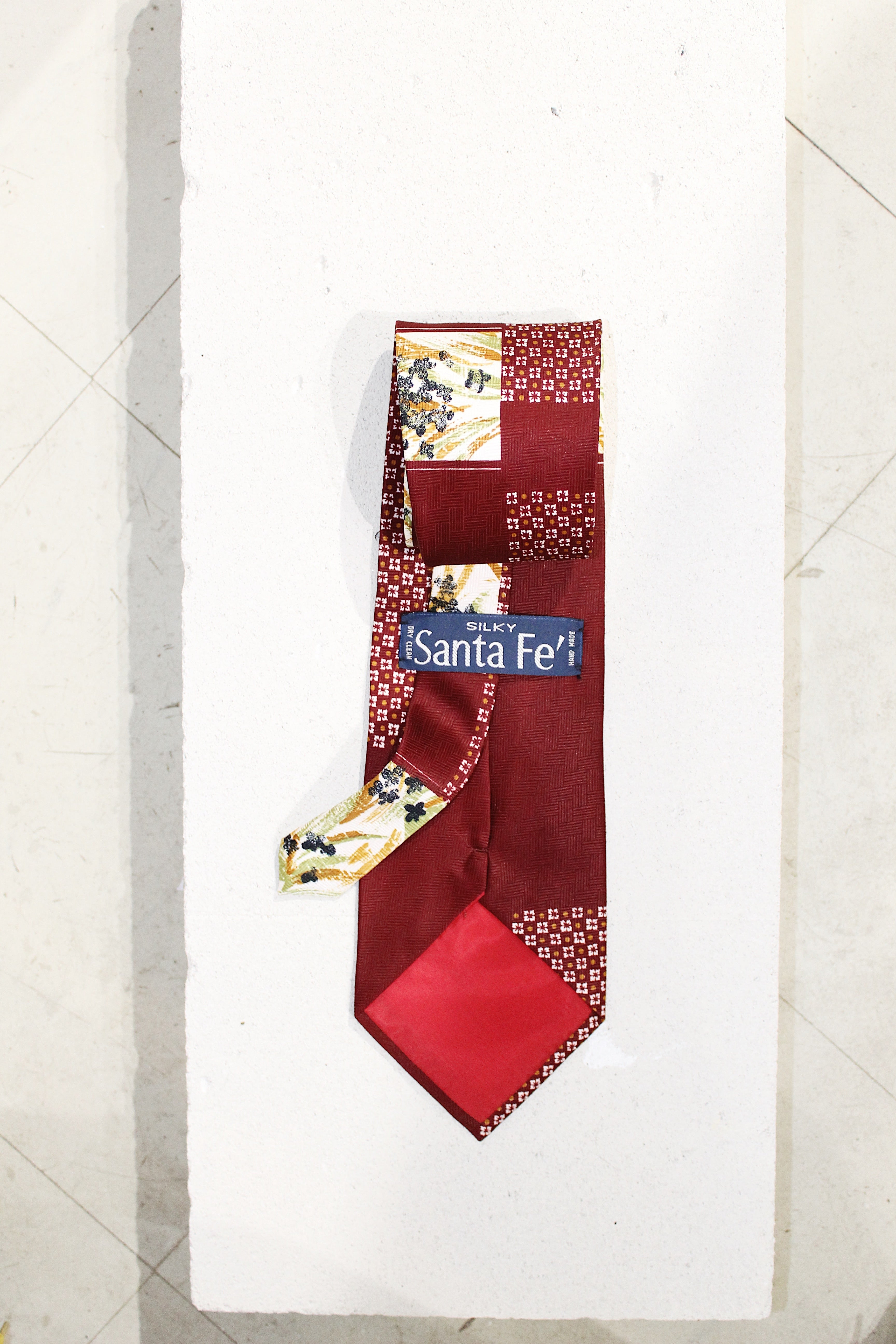 GEOMETRIC SILK TIE