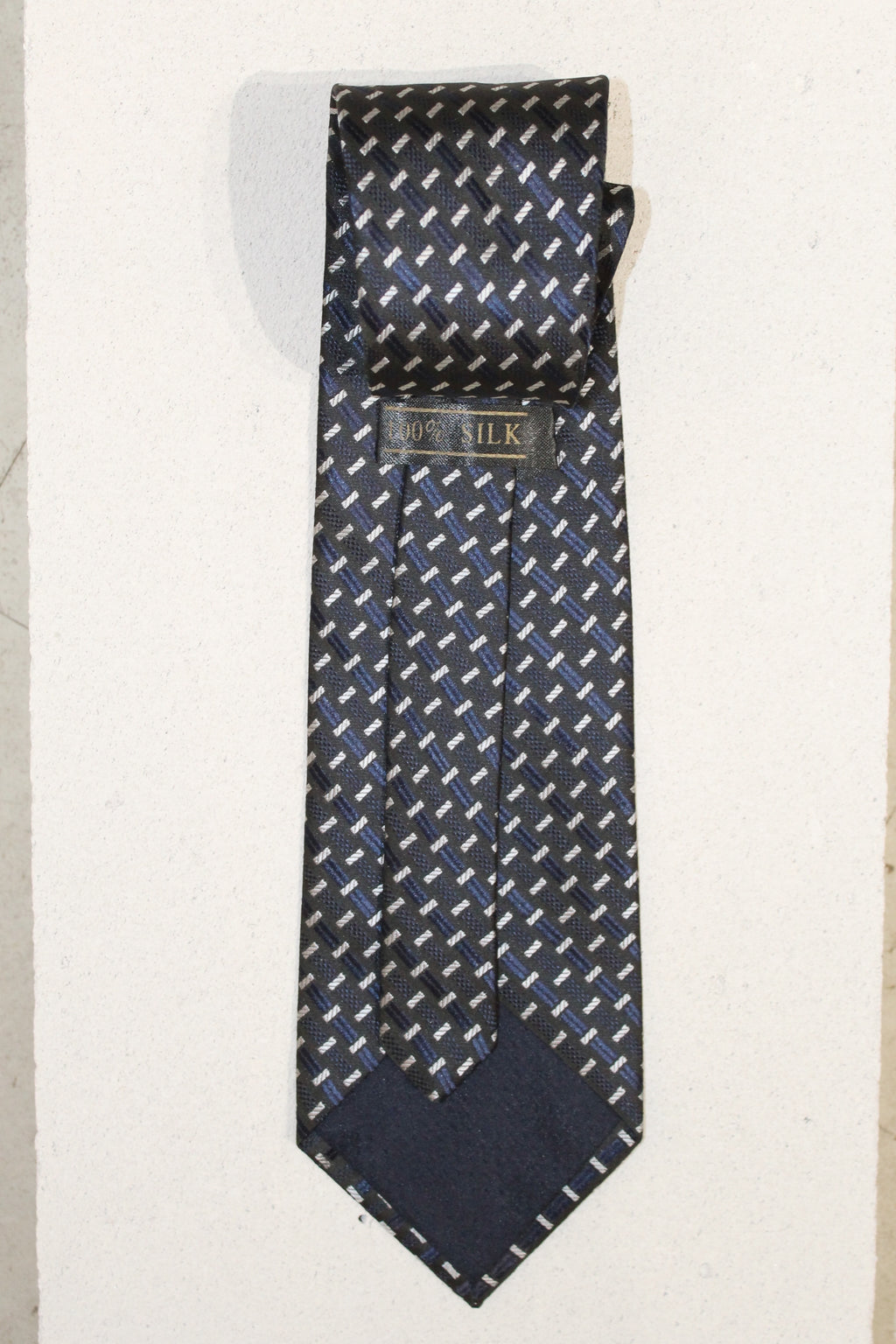 GEOMETRIC SILK TIE