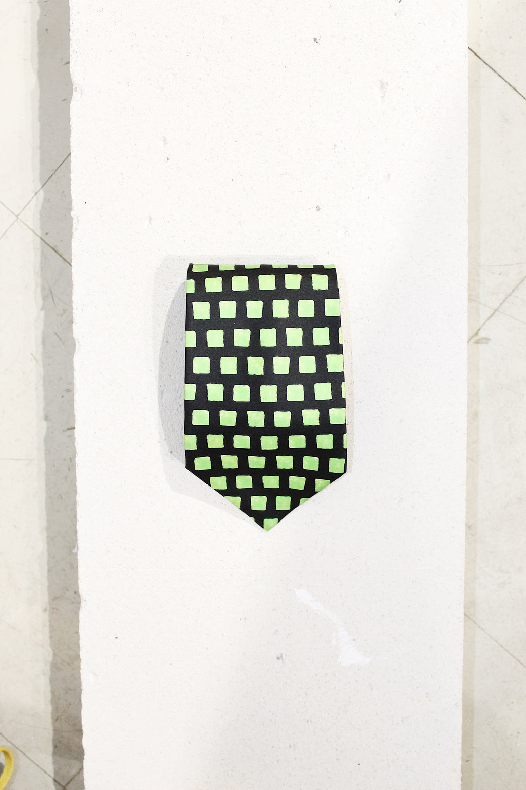 GEOMETRIC SILK TIE