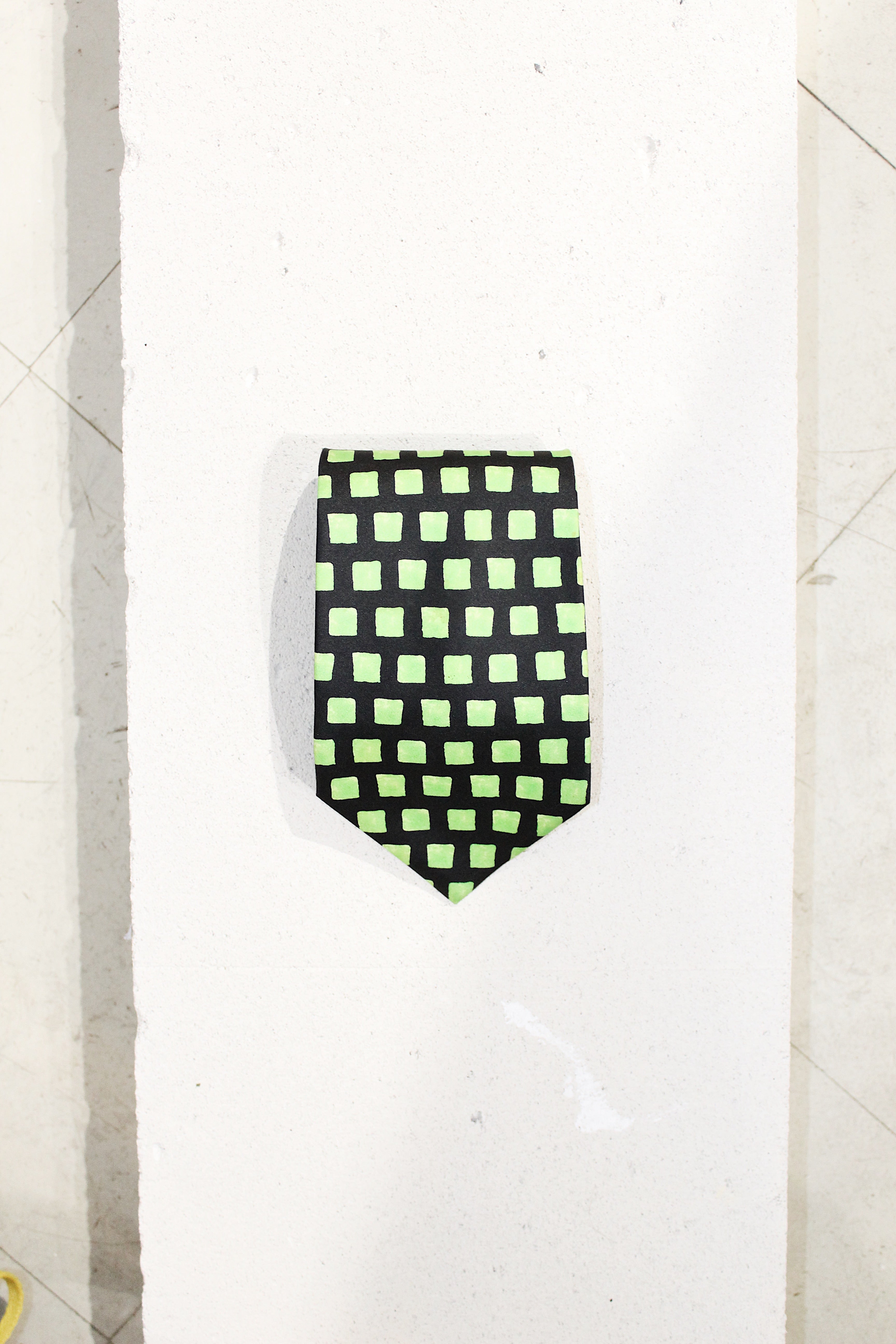 GEOMETRIC SILK TIE