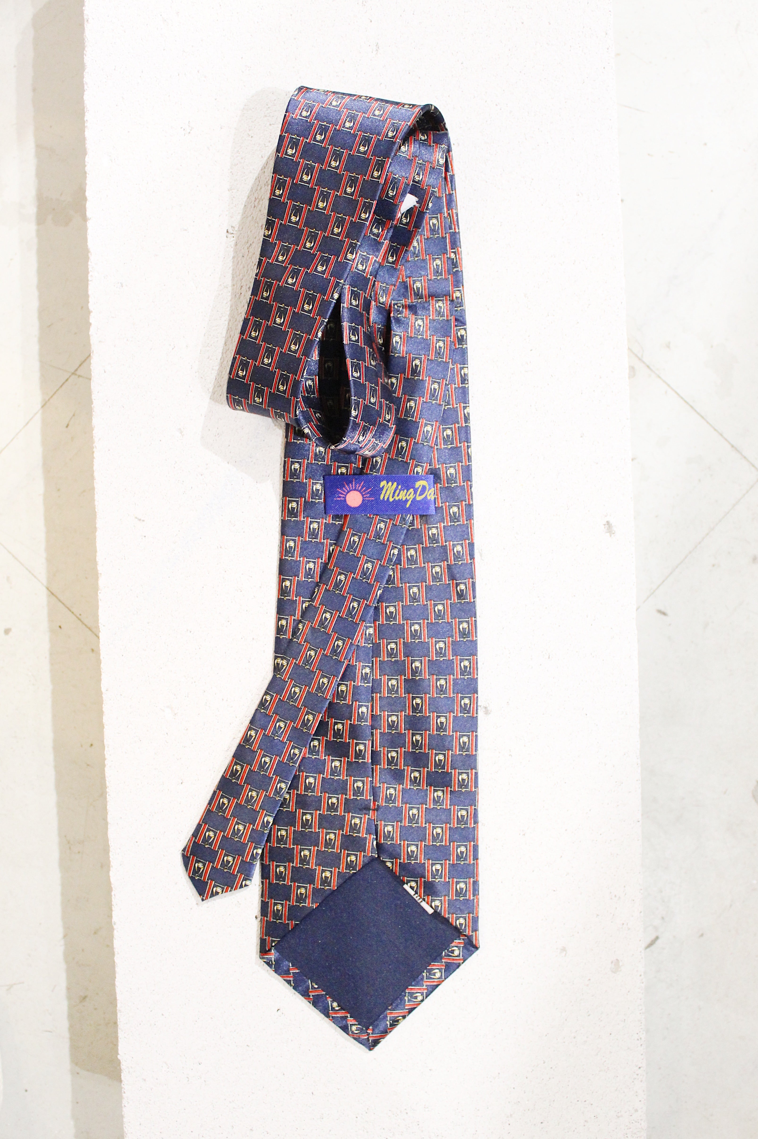GEOMETRIC SILK TIE