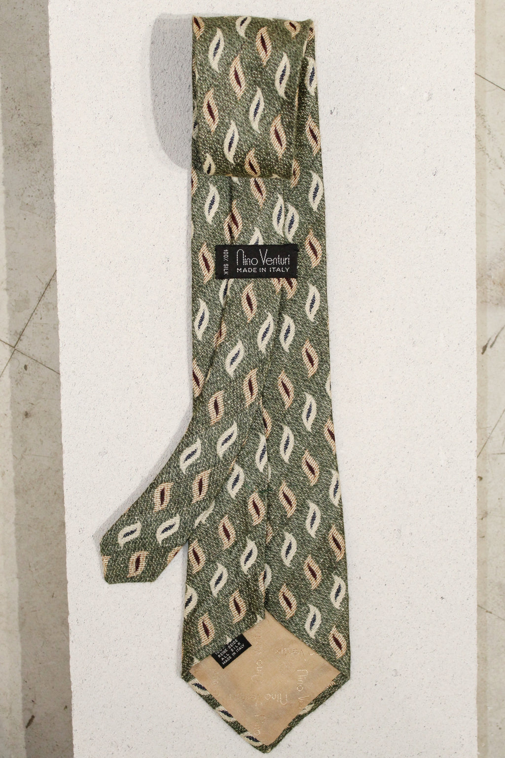 GEOMETRIC SILK TIE