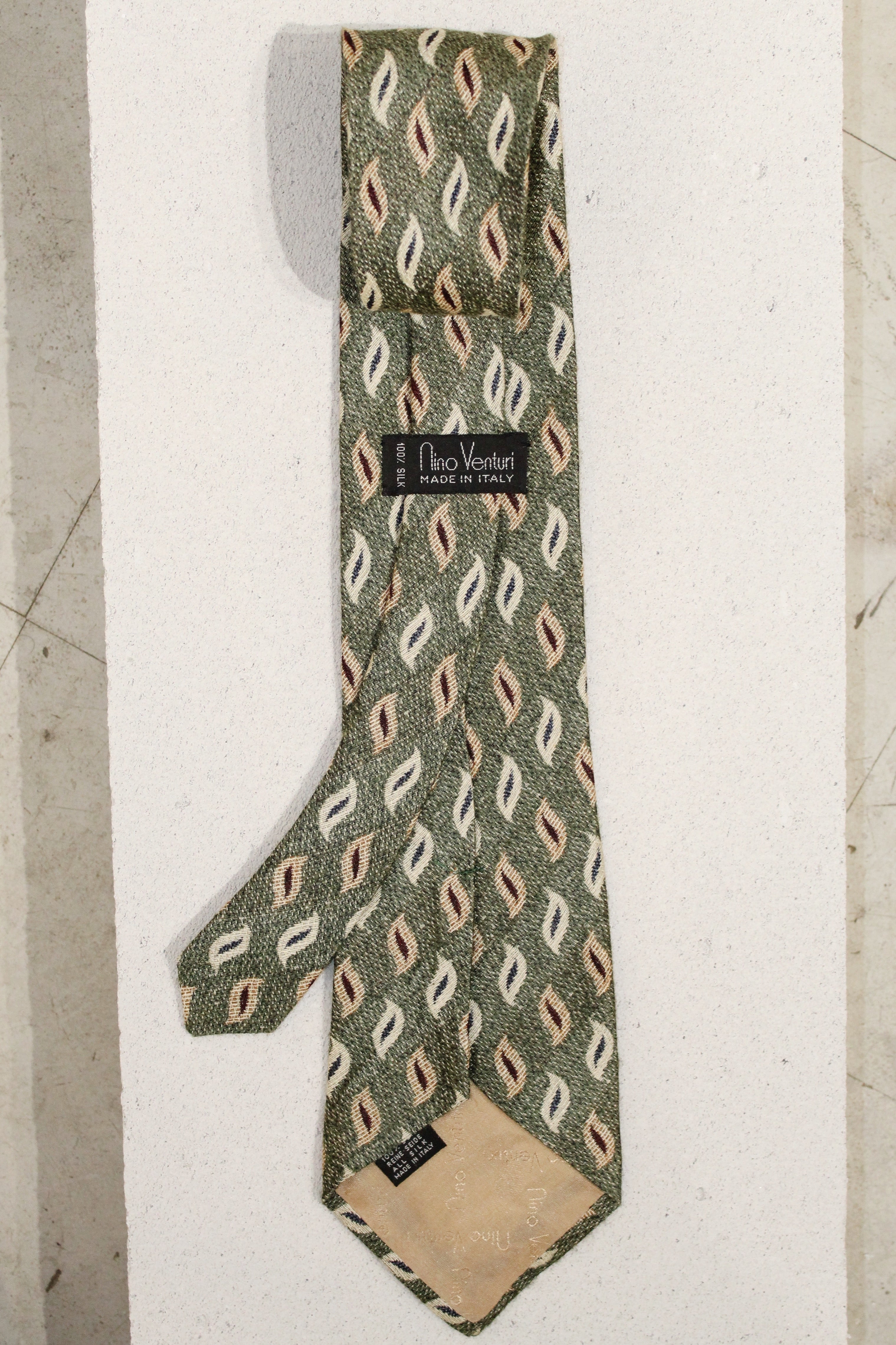 GEOMETRIC SILK TIE