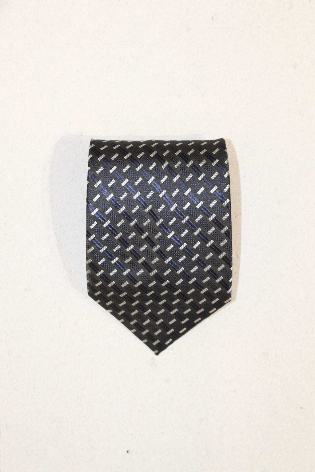 GEOMETRIC SILK TIE